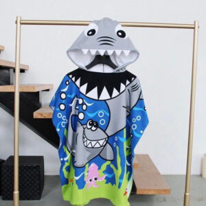 حوله شنلی بچگانه کلاهدار طرح کوسه