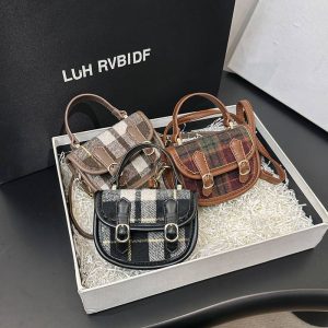 ⁨ کیف دستی های طرح چهارخونه