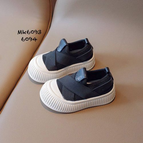  کفش های اسپرت طرح کشی ضربدری