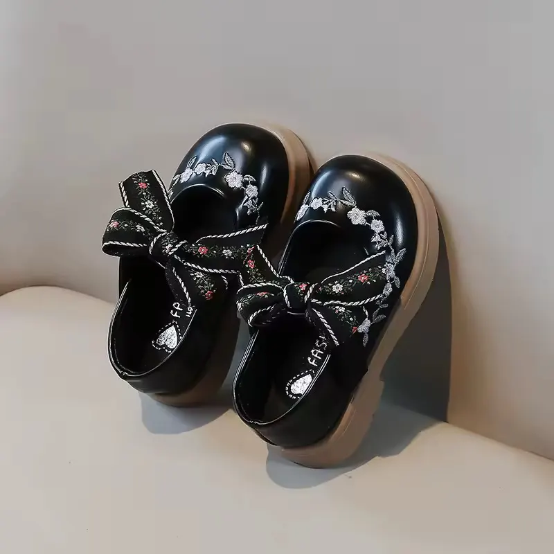 کفش مجلسی دخترانه گلدوزی شده پاپیونی
